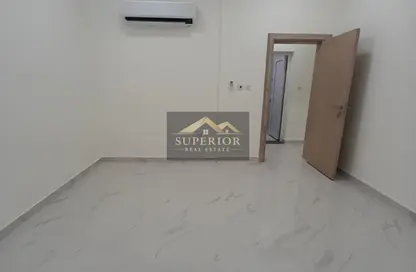 Apartment - 3 Bedrooms - 4 Bathrooms for rent in Bin Omran 35 - Fereej Bin Omran - Doha