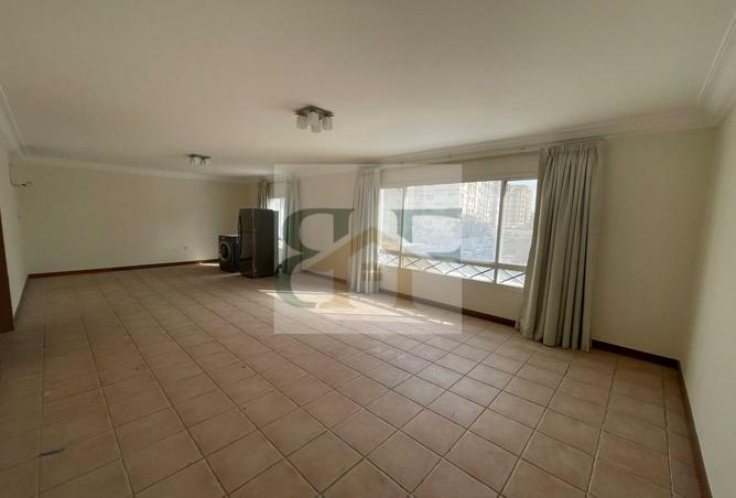 952763 - Property Image 2