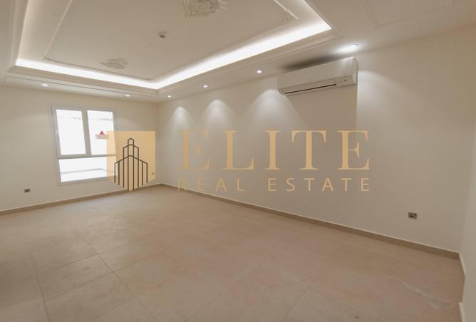 943175 - Property Image 2