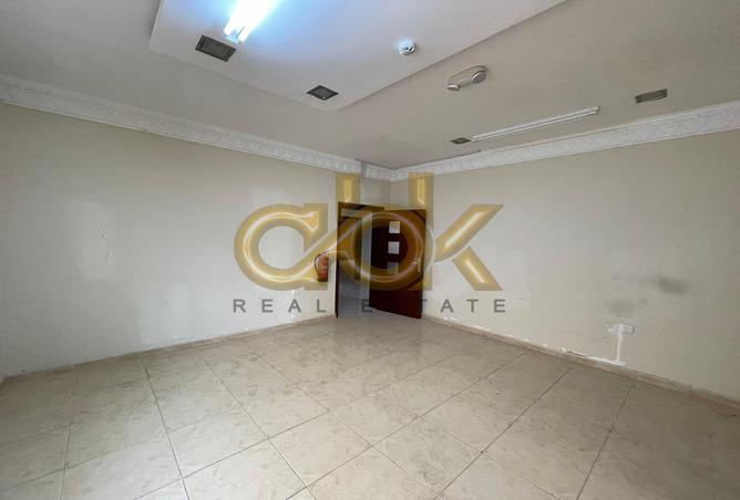 954033 - Property Image 2