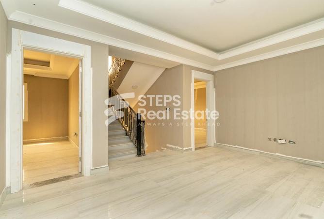 955299 - Property Image 2