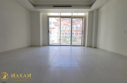 Apartment - 1 Bedroom - 2 Bathrooms for rent in Crystal Residence - The Pearl Island - Doha