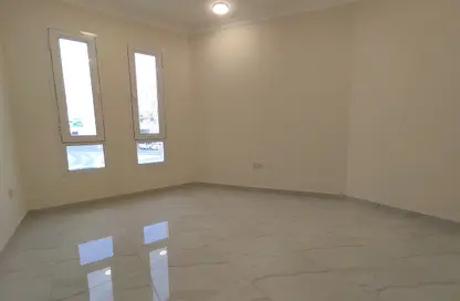 Apartment - 3 Bedrooms - 2 Bathrooms for rent in Musheireb - Musheireb - Doha