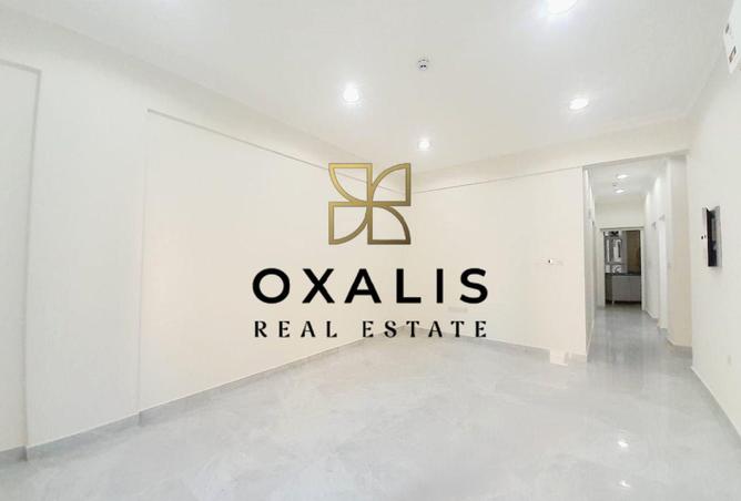 999067 - Property Image 2