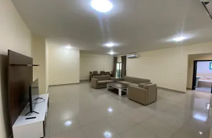Apartment - 2 Bedrooms - 2 Bathrooms for rent in Old Al Ghanim - Al Ghanim - Doha