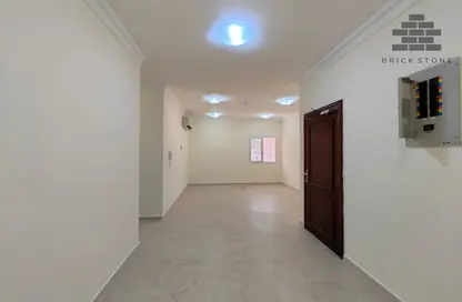 Apartment - 3 Bedrooms - 2 Bathrooms for rent in Muntazah 10 - Al Muntazah - Doha