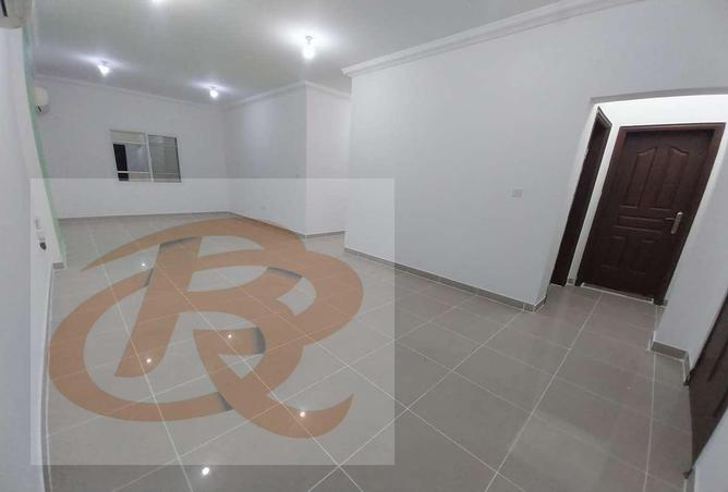 Apartment - 2 Bedrooms - 2 Bathrooms for rent in Fereej Bin Mahmoud South - Fereej Bin Mahmoud - Doha