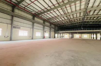 Warehouse - Studio - 4 Bathrooms for rent in Al Asmakh Complex - Industrial Area - Industrial Area - Doha
