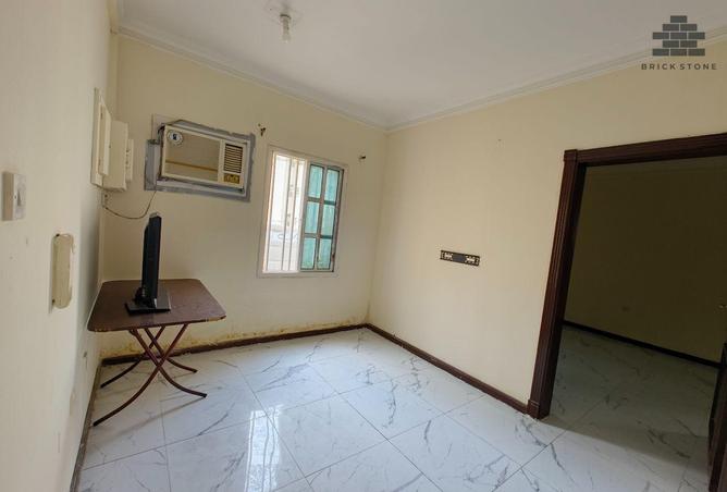 995213 - Property Image 3