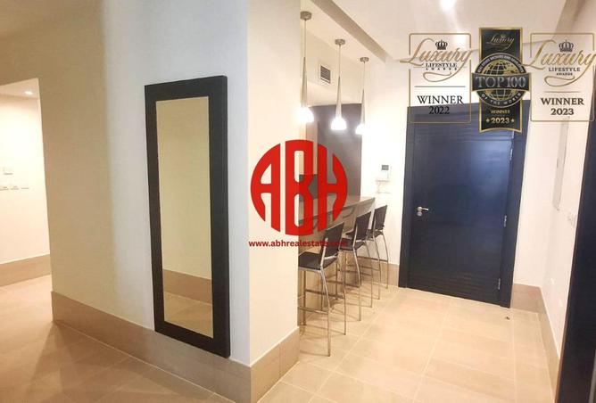 911545 - Property Image 2