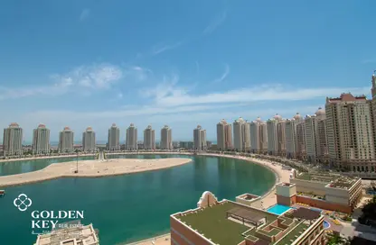 شقة - 3 غرف نوم - 4 حمامات للايجار في فيفا غرب - فيفا بحرية - جزيرة اللؤلؤة - الدوحة