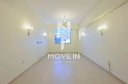 Apartment - 2 Bedrooms - 2 Bathrooms for rent in Barwa Commercial Avenue - Umm Al Seneem - Doha
