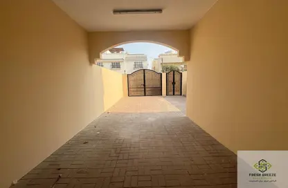 فيلا - 3 غرف نوم - 3 حمامات للايجار في الهلال - الهلال - الدوحة