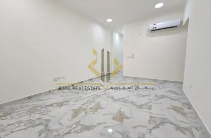 Apartment - 2 Bedrooms - 3 Bathrooms for rent in Al Aziziyah - Al Aziziyah - Doha