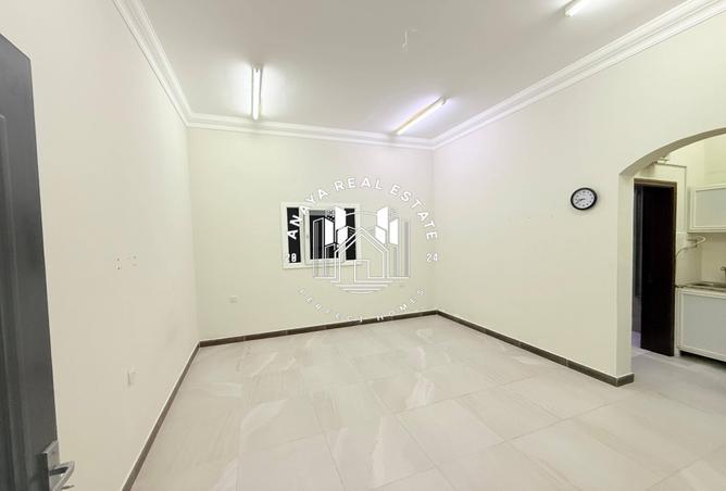 978921 - Property Image 2