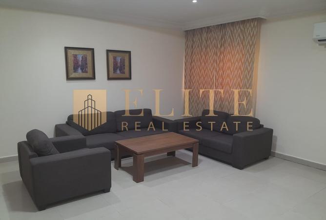 932763 - Property Image 2