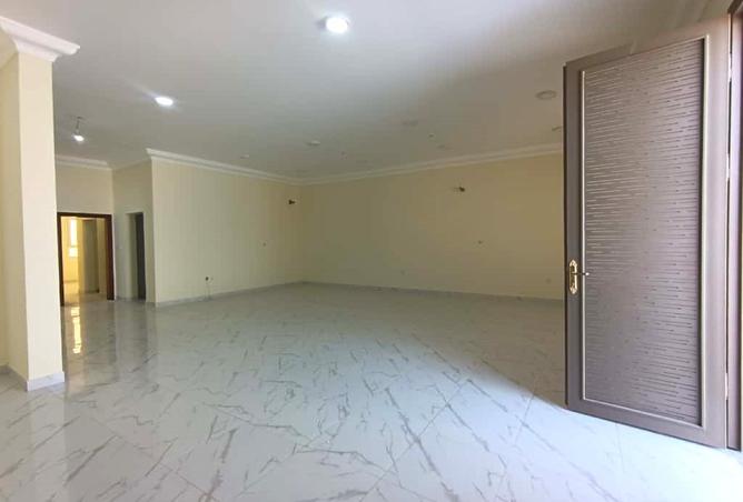 940649 - Property Image 3