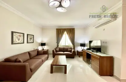 شقة - 2 غرف نوم - 2 حمامات للايجار في أم غويلينا - الدوحة