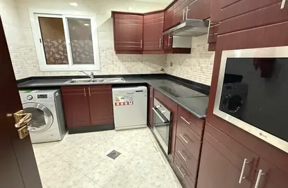 Apartment - 2 Bedrooms - 3 Bathrooms for rent in Al Sadd Road - Al Sadd - Doha