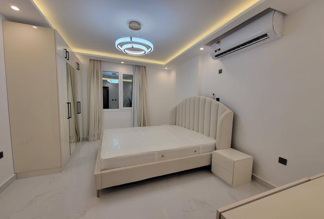 955916 - Property Image 3