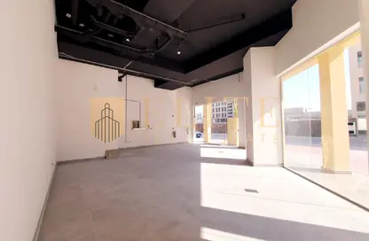 محل تجاري - استوديو - 1 حمام للايجار في شارع الوعب - الوعب - الدوحة