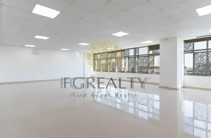 Office Space - Studio - 2 Bathrooms for rent in Salwa Road - Al Aziziyah - Doha