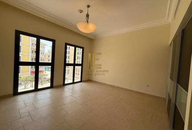 893429 - Property Image 3