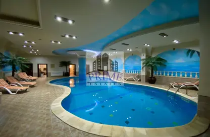 صورة لـ حوض سباحة شقة - 2 غرف نوم - 3 حمامات للايجار في شارع السد - السد - الدوحة ، صورة رقم 1