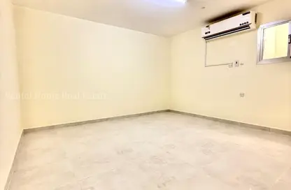 Apartment - 2 Bedrooms - 1 Bathroom for rent in Old Airport Road - Old Airport Road - Doha
