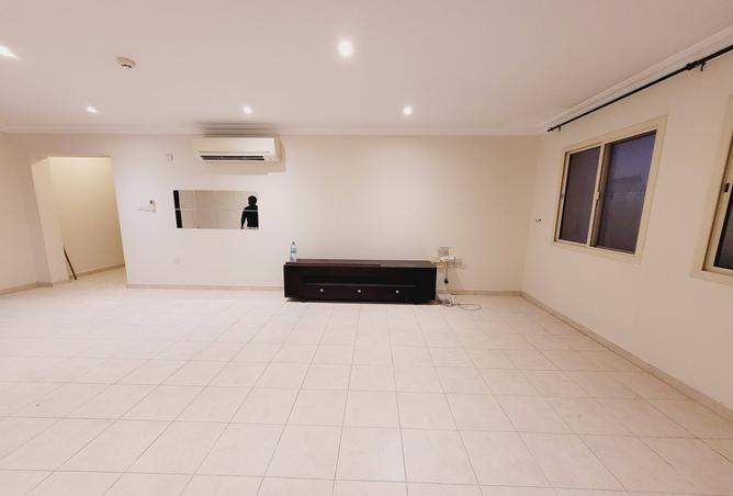 954863 - Property Image 3