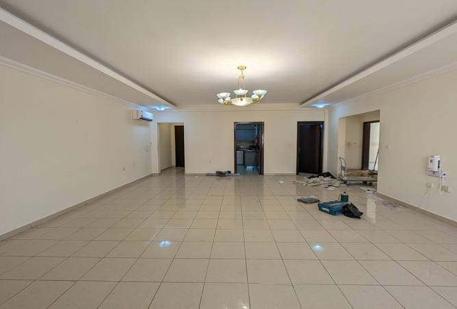 940841 - Property Image 2