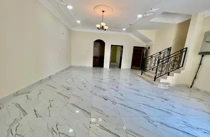 Villa - 4 Bedrooms - 5 Bathrooms for rent in Izghawa - Izghawa - Doha