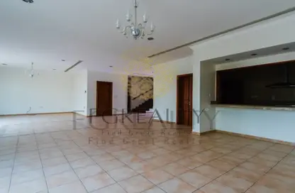 Compound - 3 Bedrooms - 4 Bathrooms for rent in Al Ain compound 2 - Ain Khaled - Doha