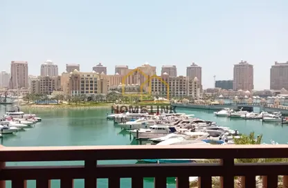 تاون هاوس - غرفة نوم - 2 حمامات للايجار في بوابة المارينا - بورتو أرابيا - جزيرة اللؤلؤة - الدوحة
