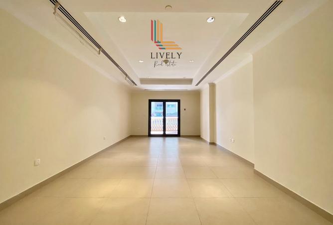 967740 - Property Image 2