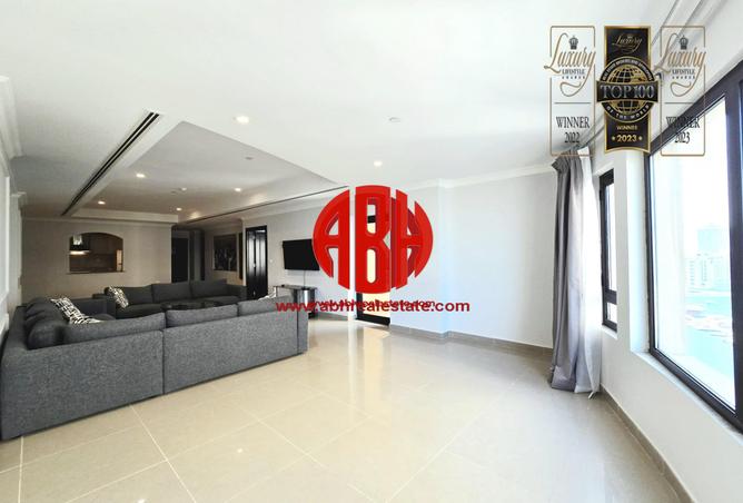 Apartment - 1 Bedroom - 2 Bathrooms for rent in Tower 24 - Porto Arabia - The Pearl Island - Doha