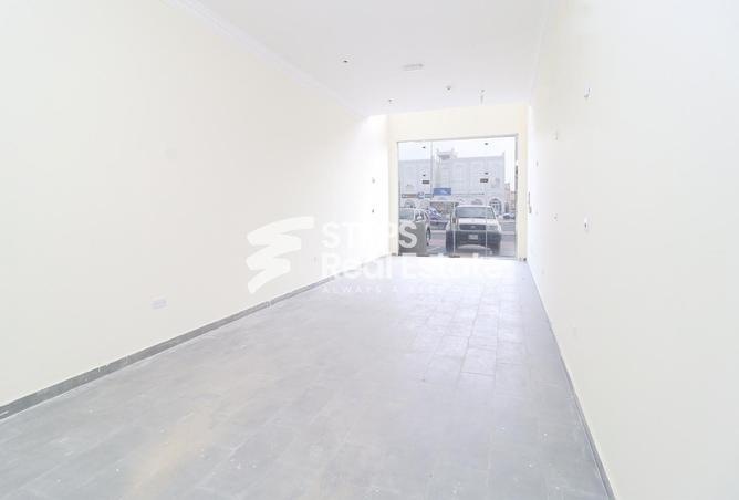 Shop - Studio for rent in Al Kheesa - Al Kheesa - Umm Salal Mohammed
