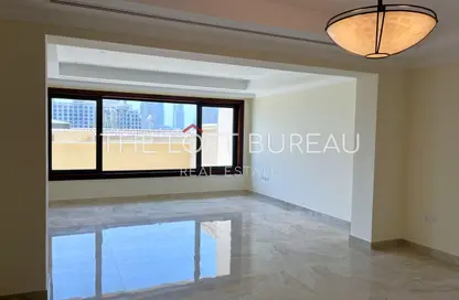 Townhouse - 1 Bedroom - 2 Bathrooms for rent in La Croisette - Porto Arabia - The Pearl Island - Doha