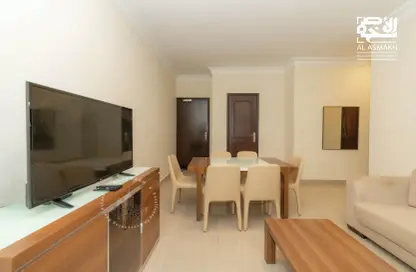Living / Dining Room image for: Apartment - 2 Bedrooms - 2 Bathrooms for rent in Gulf Residence 17 - Gulf Residences - Umm Ghuwailina - Doha, Image 1