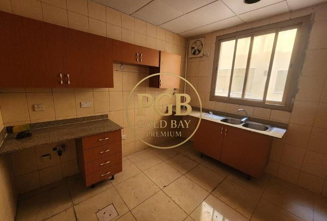 963858 - Property Image 2