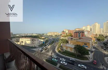 Apartment - 2 Bedrooms - 2 Bathrooms for rent in Tower 21 - Porto Arabia - The Pearl Island - Doha