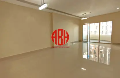 Apartment - 2 Bedrooms - 3 Bathrooms for rent in Burj Al Marina - Marina District - Lusail