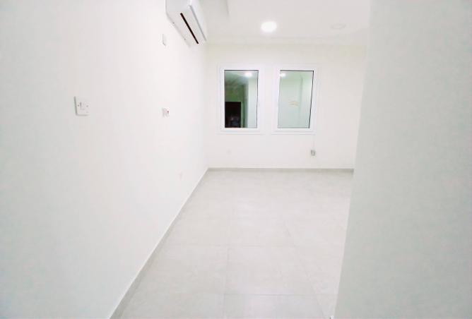 988496 - Property Image 3