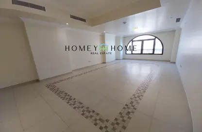 Empty Room image for: Apartment - 3 Bedrooms - 4 Bathrooms for rent in Porto Arabia - The Pearl Island - Doha, Image 1