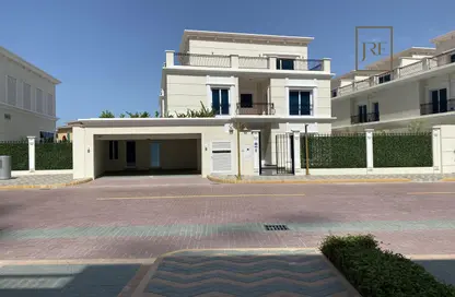 Villa - 5 Bedrooms - 6 Bathrooms for rent in Viva West - Viva Bahriyah - The Pearl Island - Doha