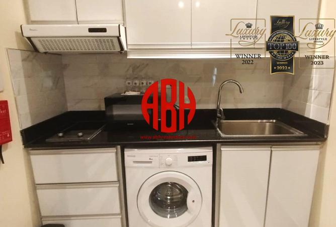 969609 - Property Image 2