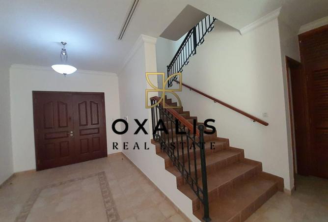 940532 - Property Image 2