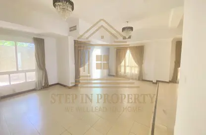 مجمع سكني - 4 غرف نوم - 4 حمامات للايجار في شارع الوعب - الوعب - الدوحة