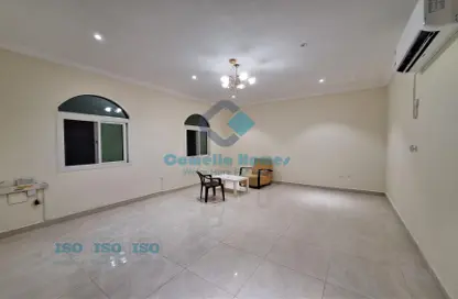 Empty Room image for: Villa - 3 Bedrooms - 3 Bathrooms for rent in Bu Hamour Street - Abu Hamour - Doha, Image 1