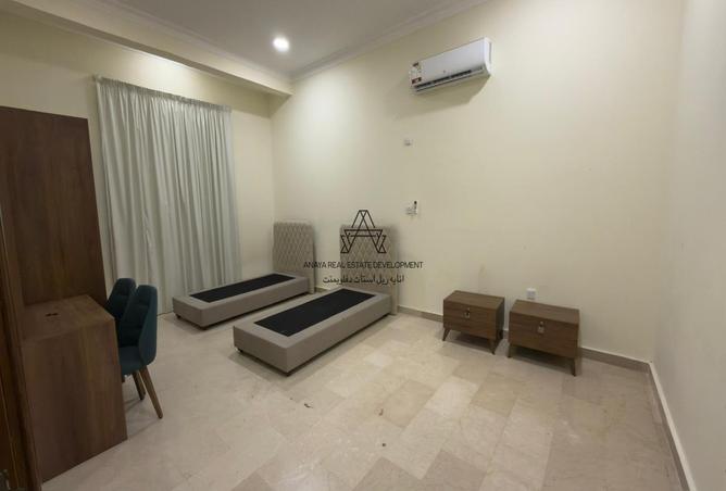 950044 - Property Image 2